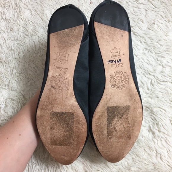 ZiGiny Hostile black flats faux diamond ankle band - Picture 10 of 13